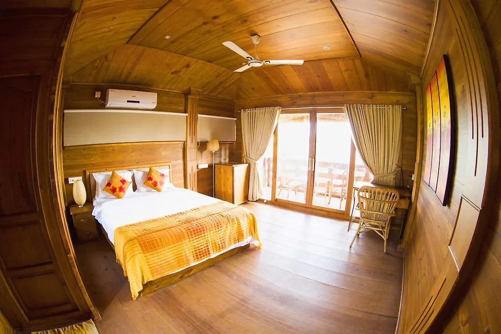 Vinis Farm - A Private Island Stay -Privacy Redefined !!! Mundrothuruth Farm stay